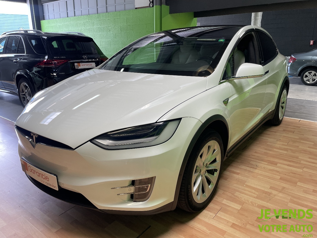 TESLA MODEL X