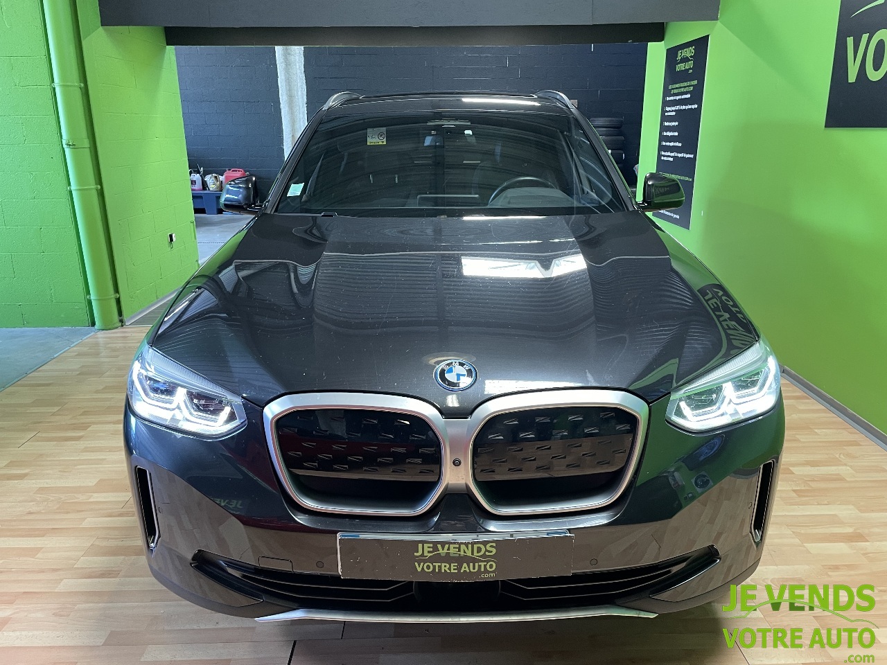 BMW IX3