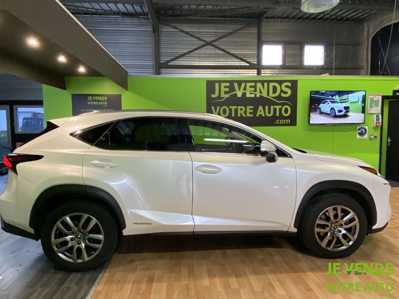 LEXUS NX300H