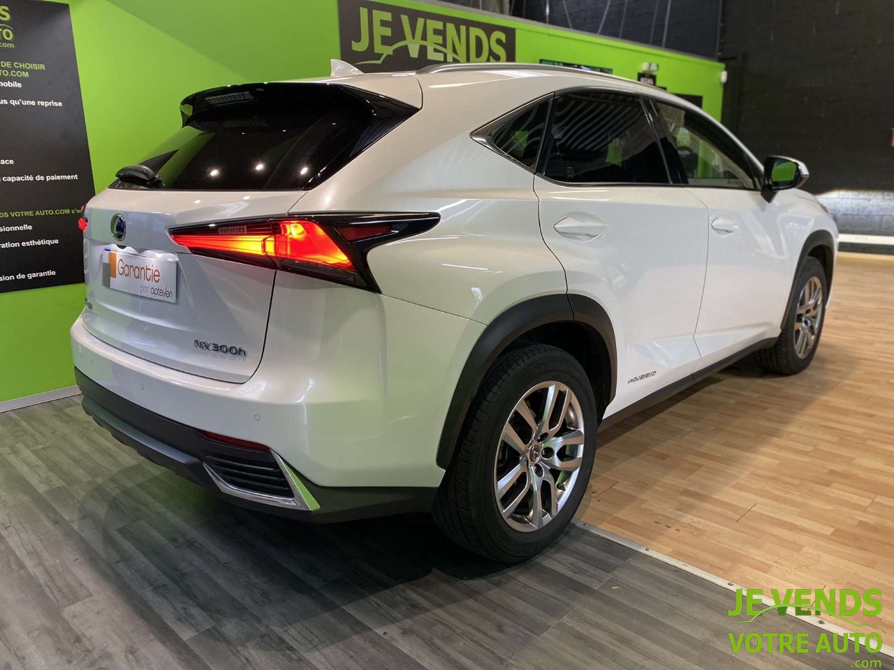 LEXUS NX300H