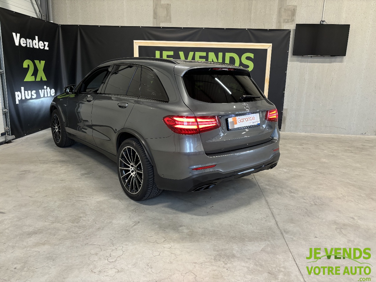 MERCEDES GLC