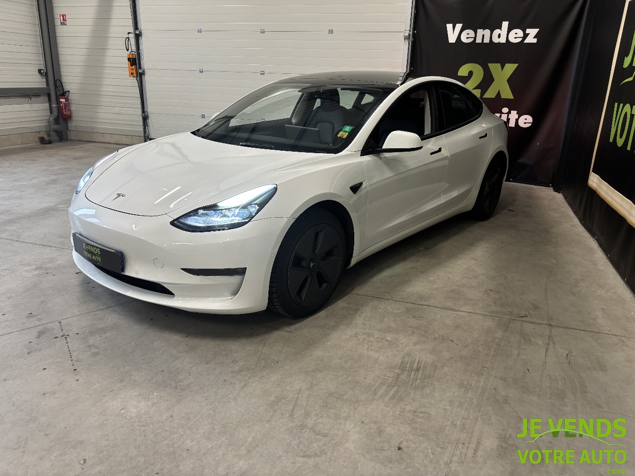 TESLA Tesla MODEL 3