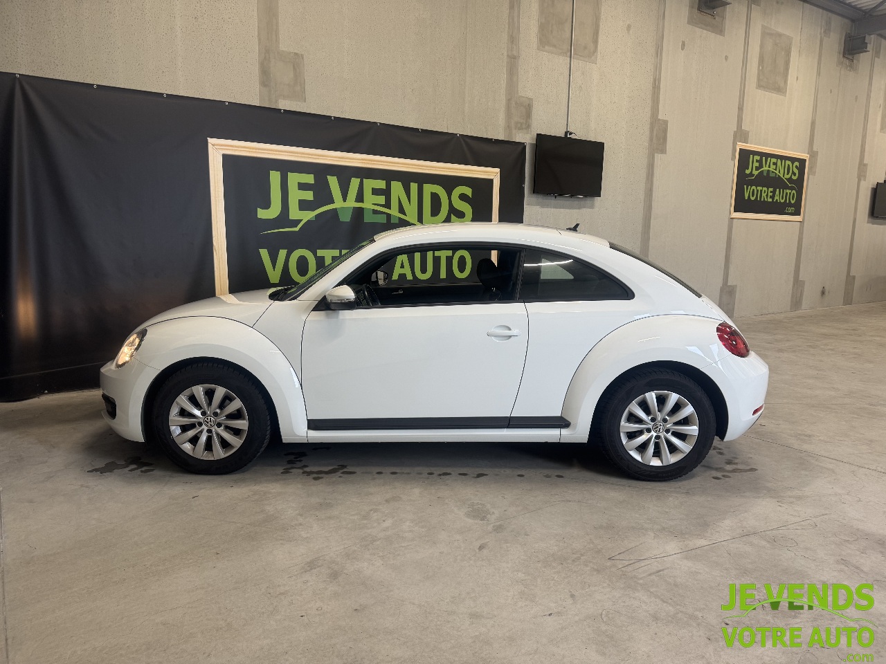 VOLKSWAGEN BEETLE