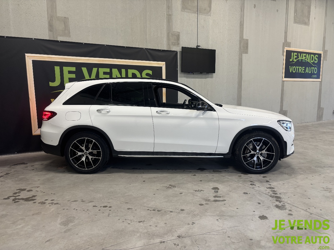 MERCEDES GLC