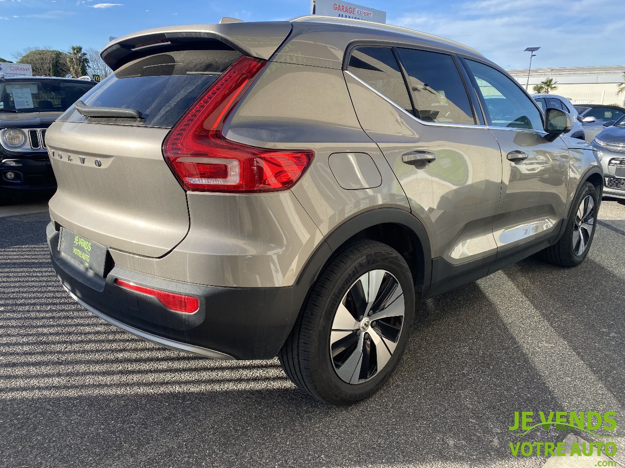 VOLVO XC40