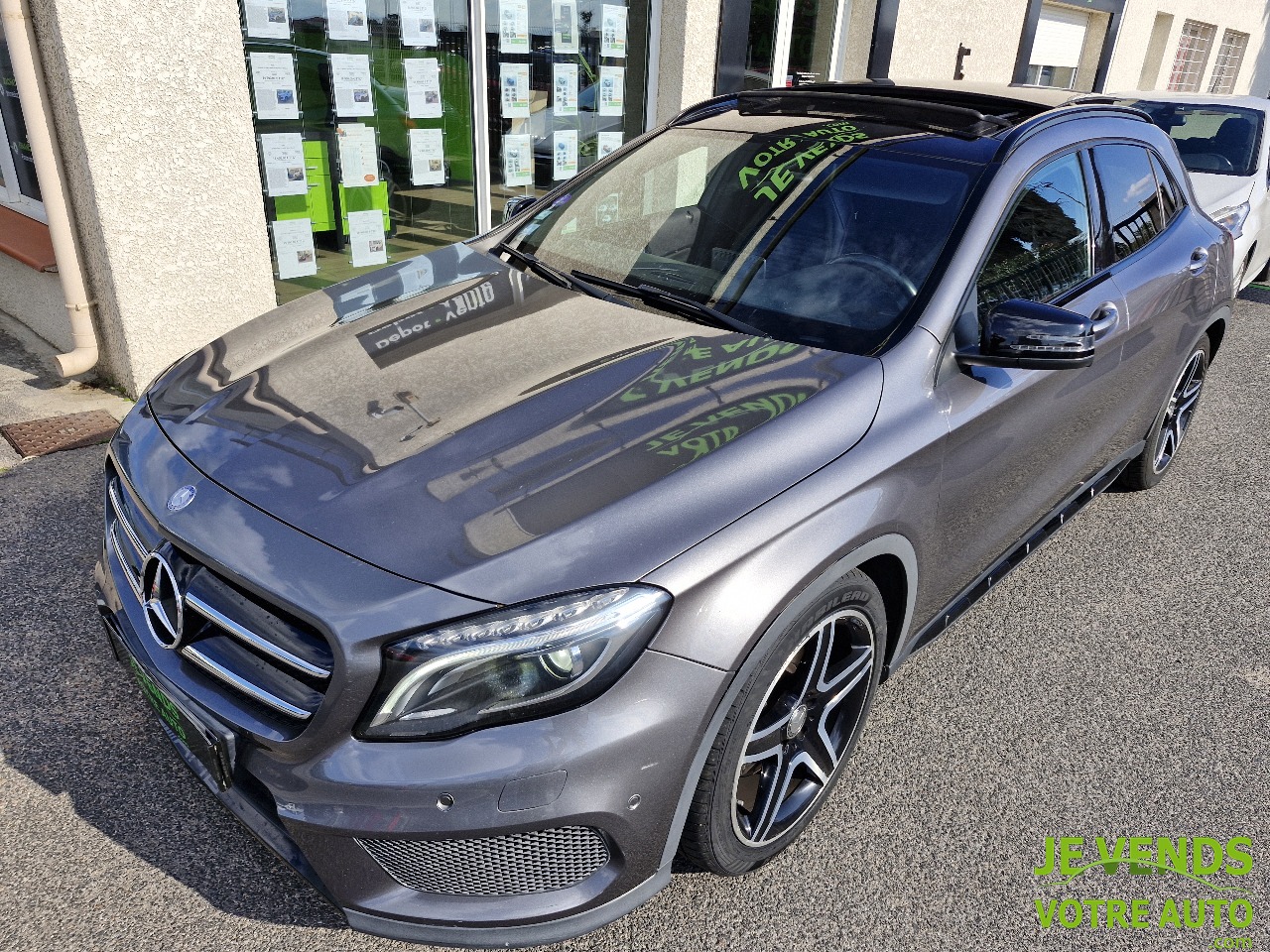 MERCEDES GLA