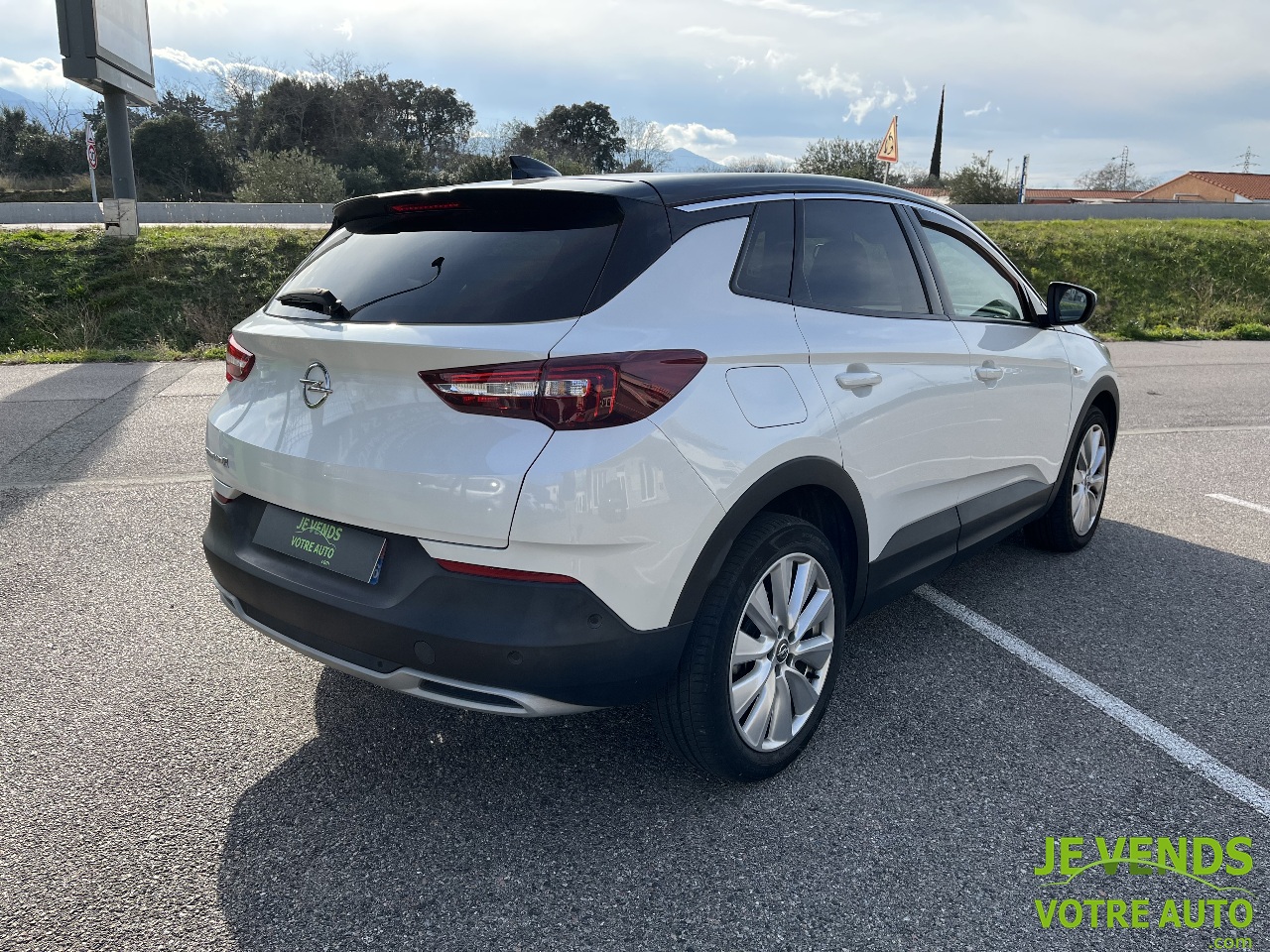 OPEL GRANDLAND X