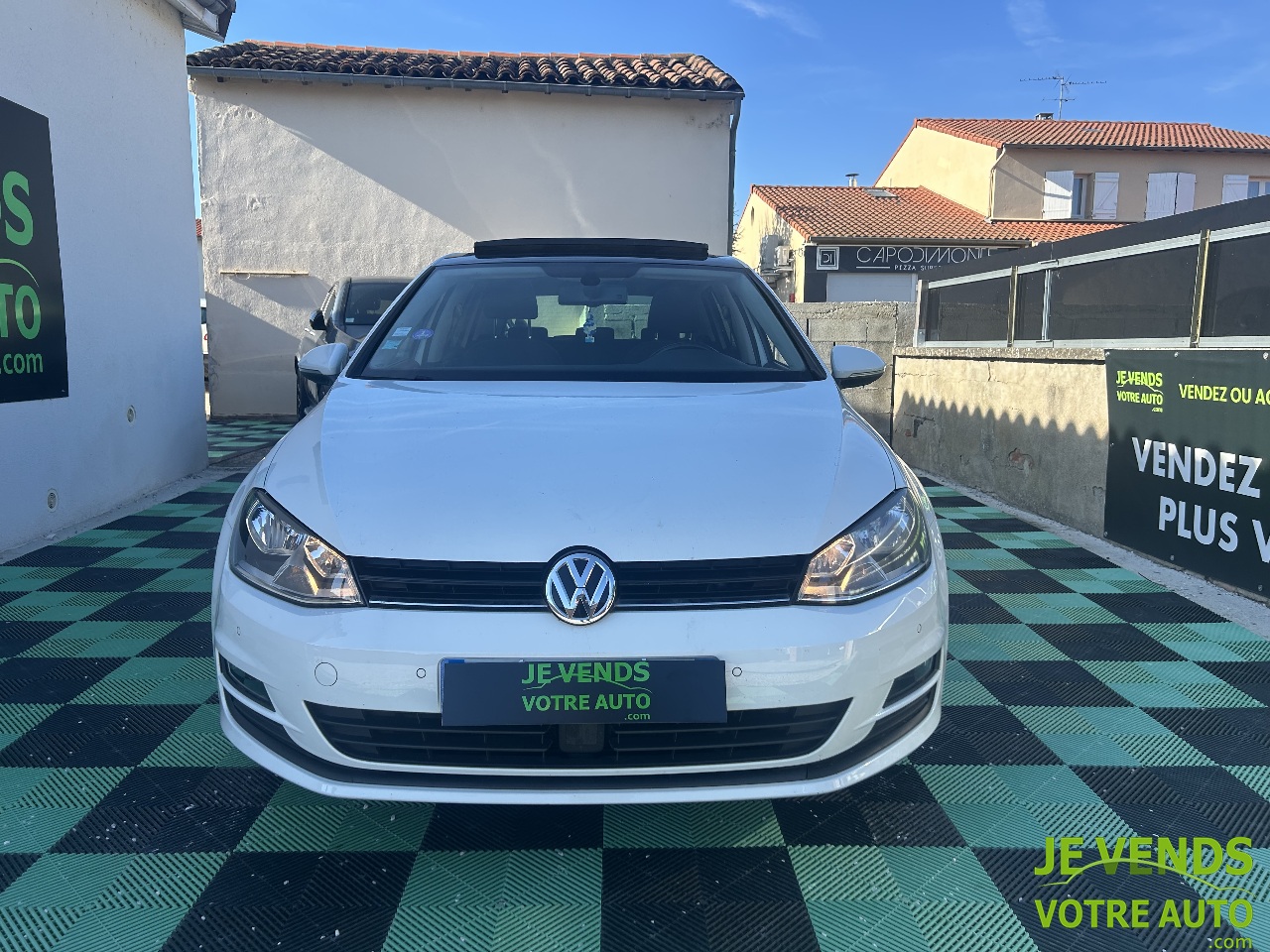 VOLKSWAGEN GOLF