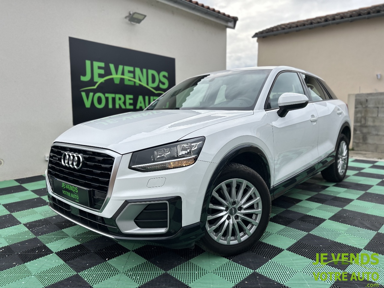 AUDI Q2