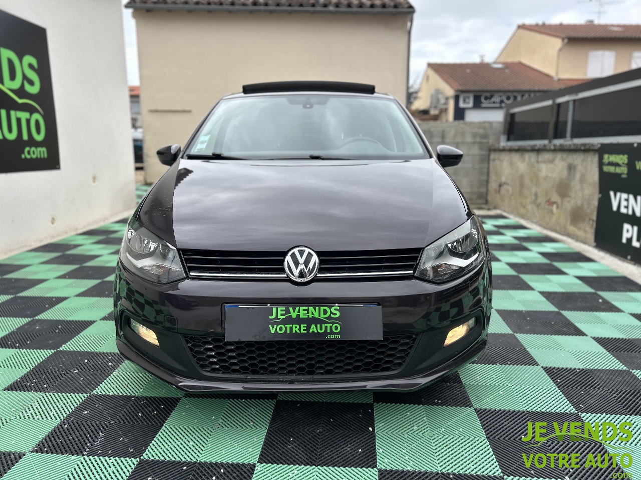 VOLKSWAGEN POLO