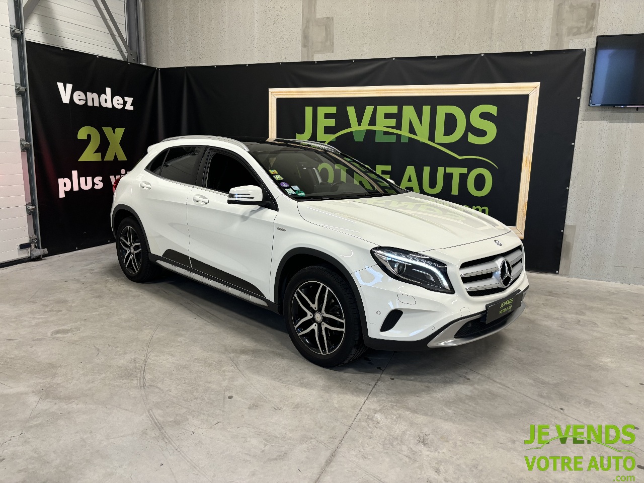 MERCEDES GLA