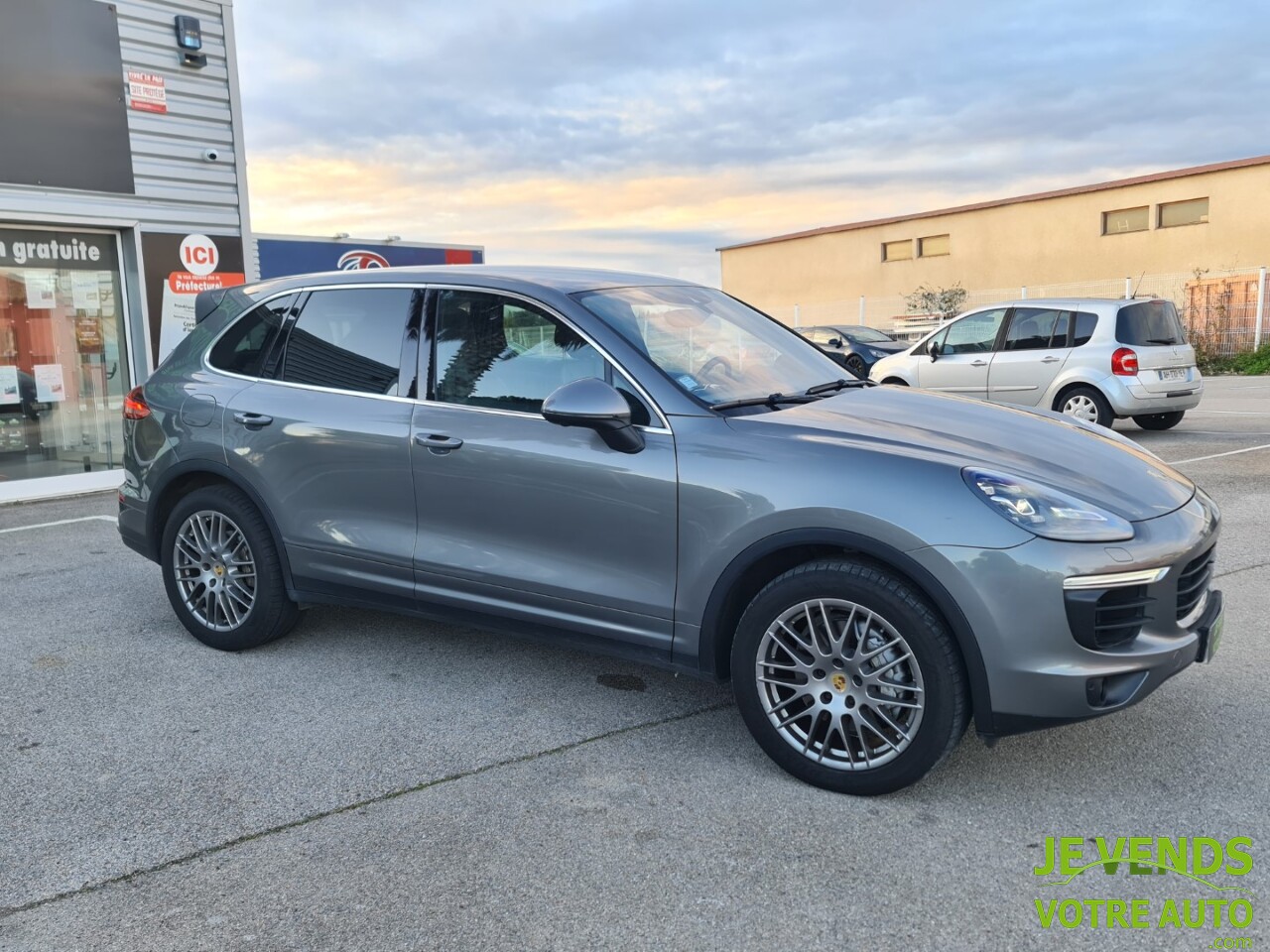 PORSCHE CAYENNE