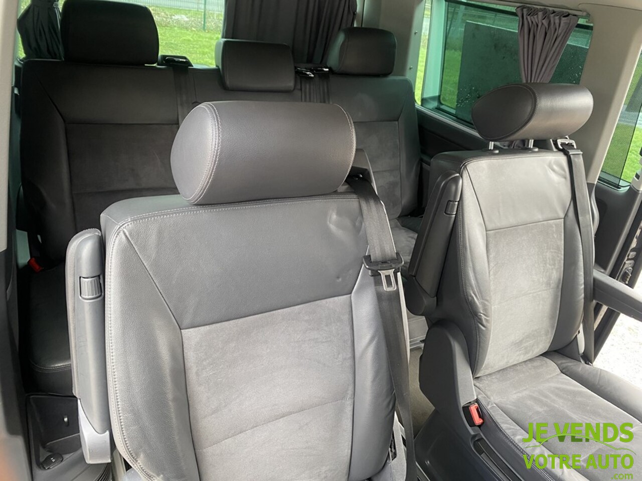 VOLKSWAGEN Multivan