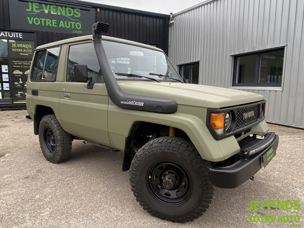 TOYOTA LAND CRUISER