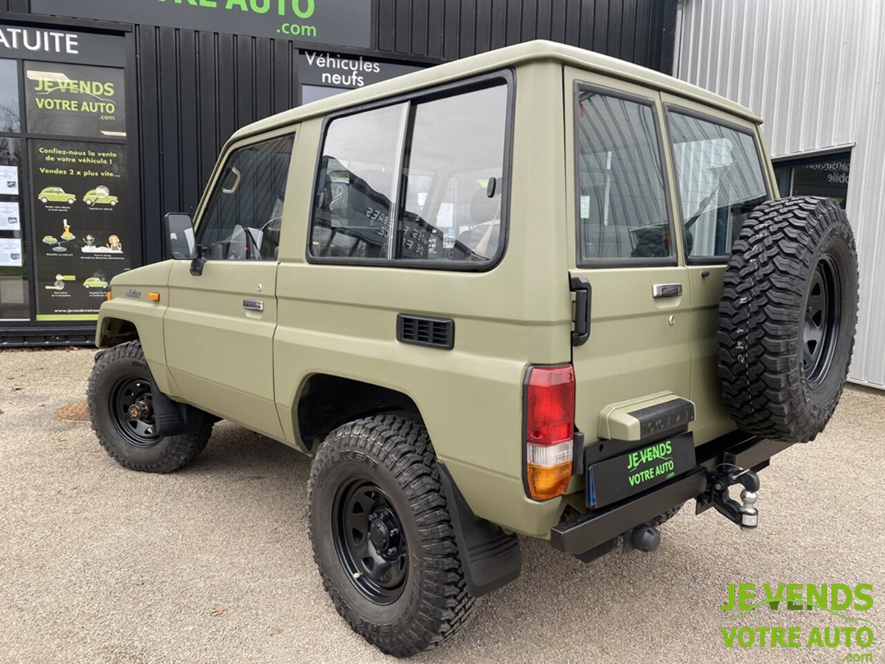 TOYOTA LAND CRUISER