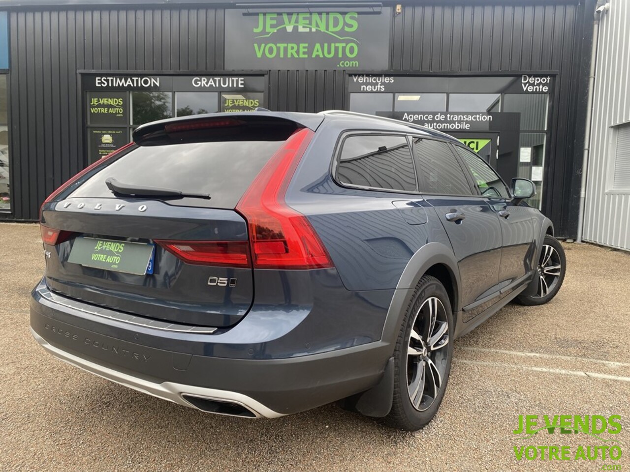 VOLVO V90 Cross Country