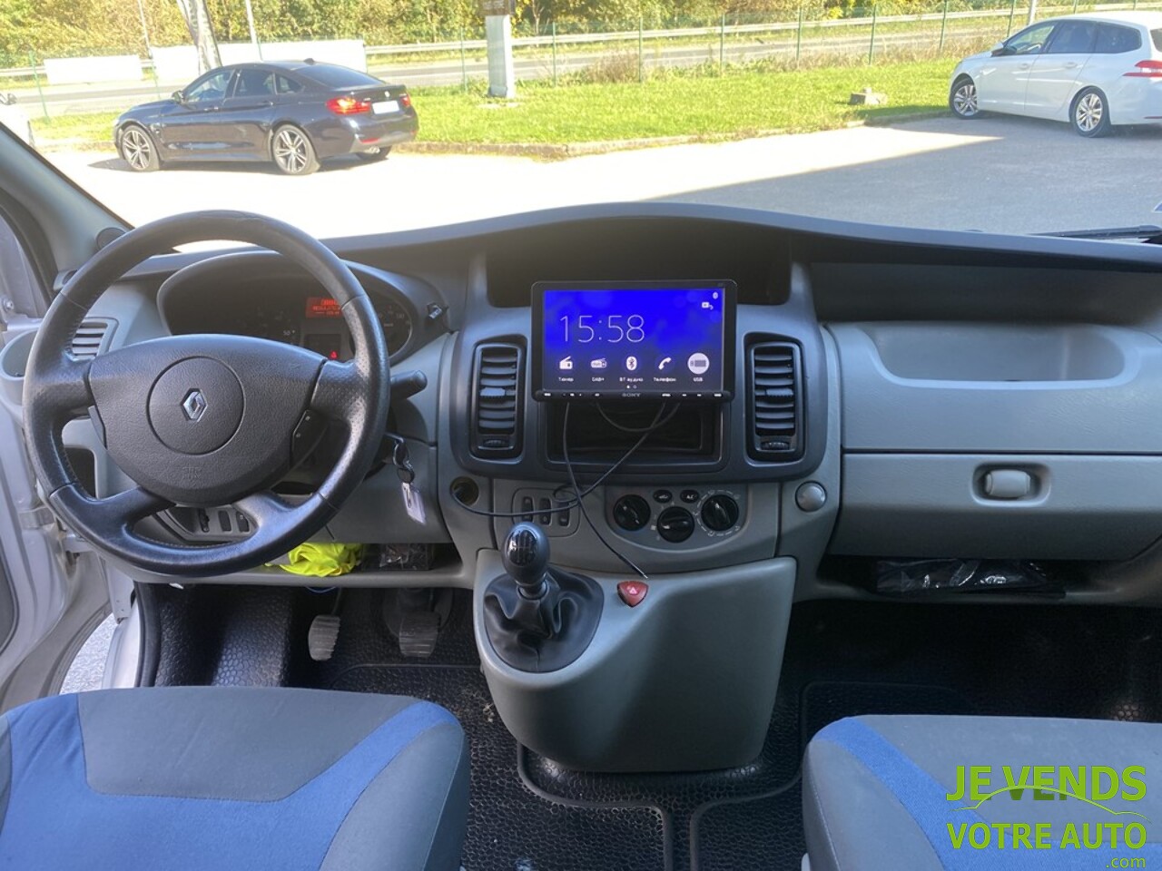 RENAULT TRAFIC