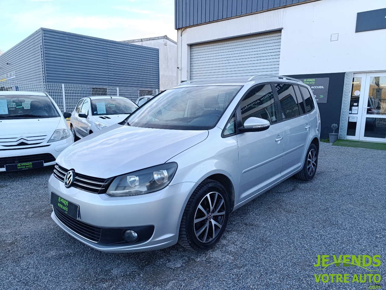 VOLKSWAGEN TOURAN