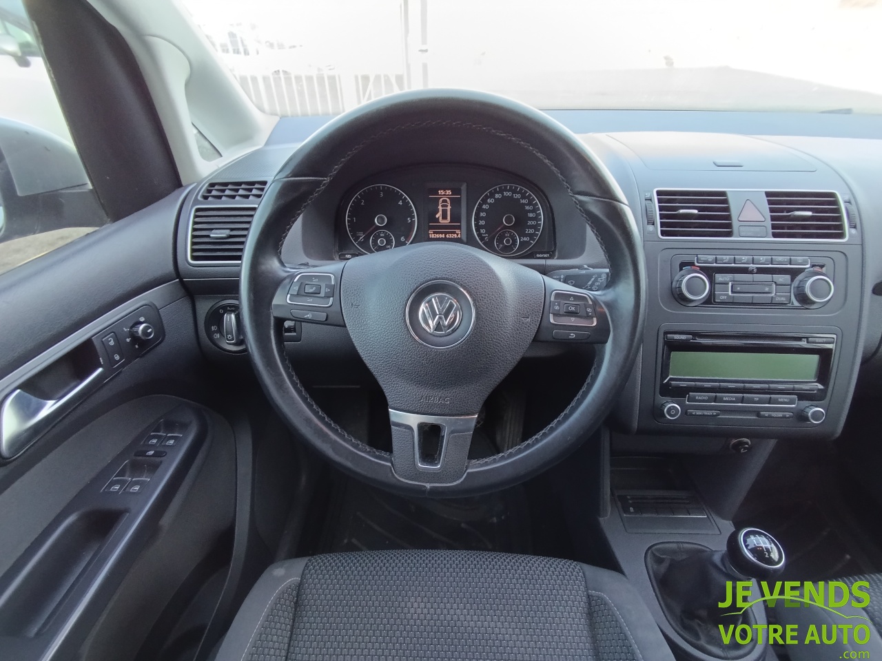 VOLKSWAGEN TOURAN