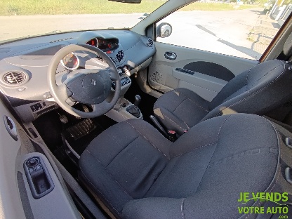 RENAULT TWINGO