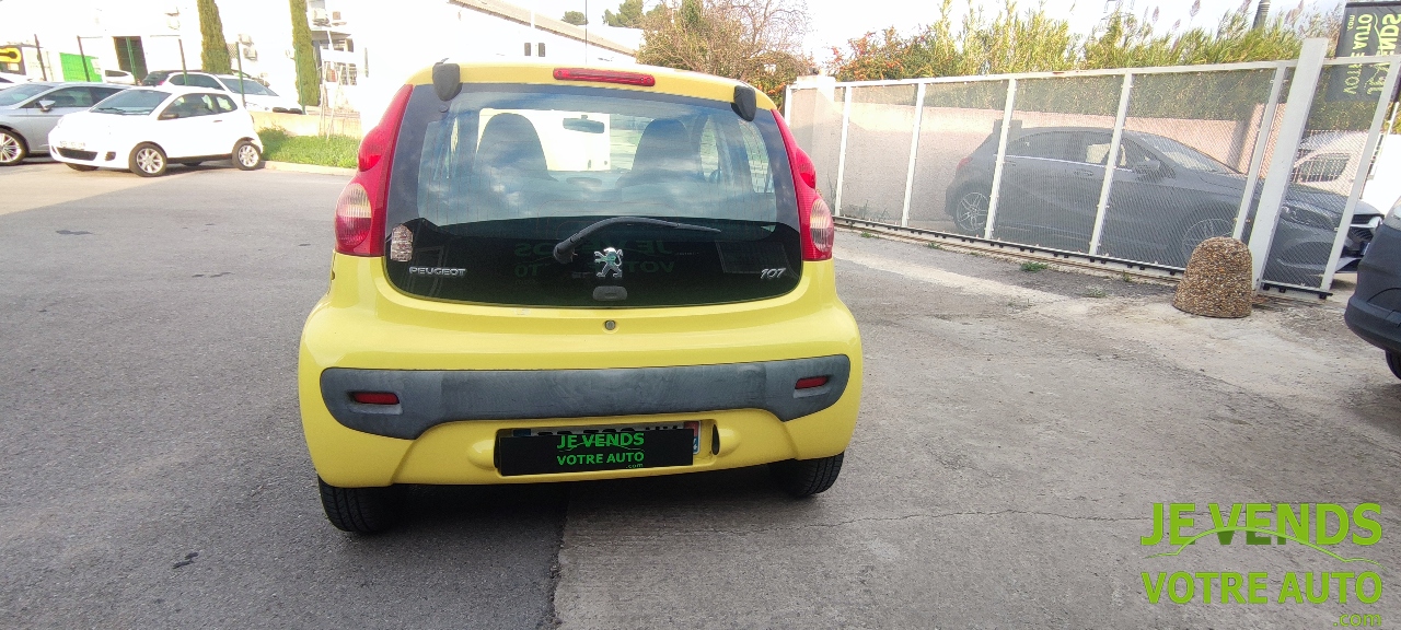 PEUGEOT 107