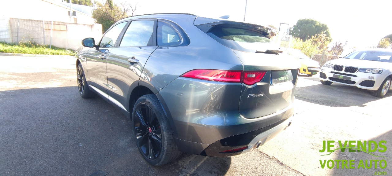 JAGUAR F-PACE