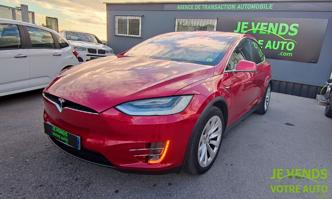 TESLA MODEL X