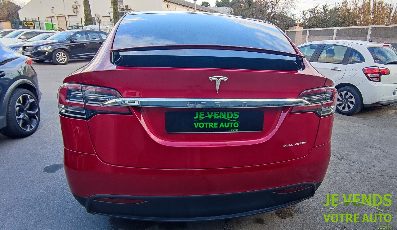 TESLA MODEL X