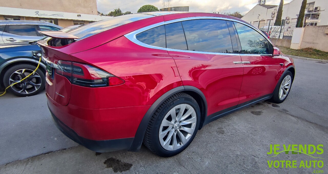 TESLA MODEL X