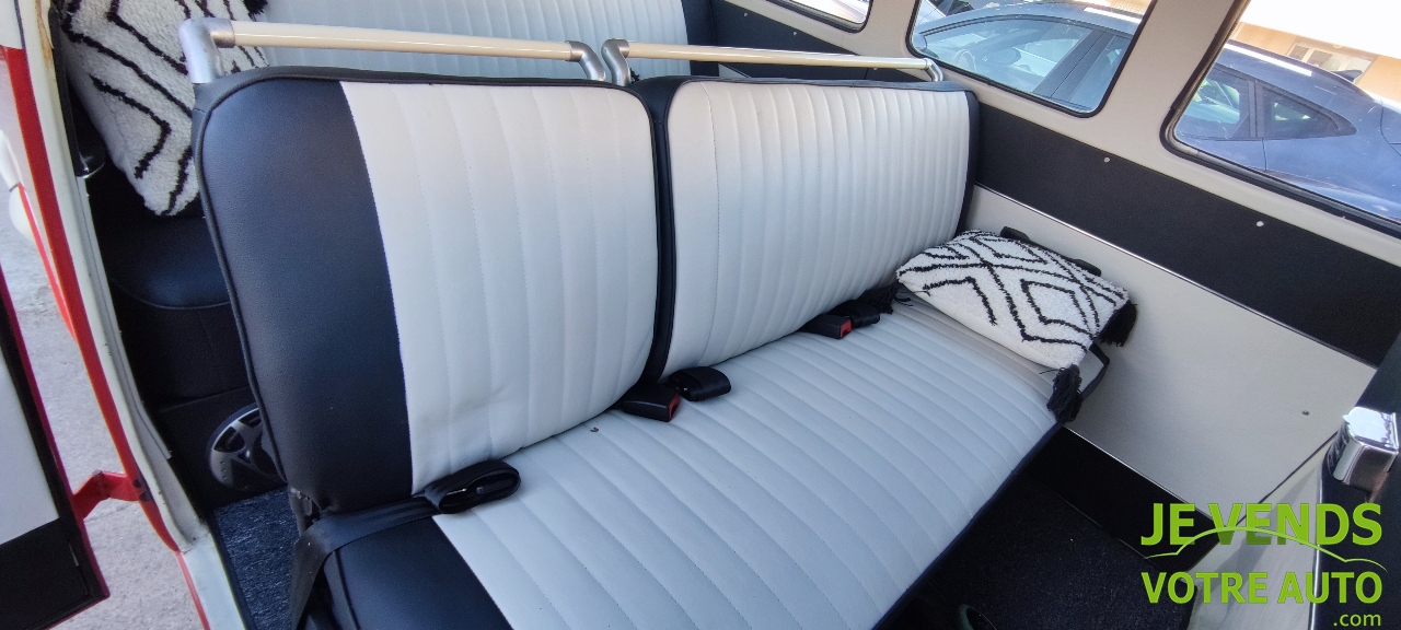 VOLKSWAGEN COMBI