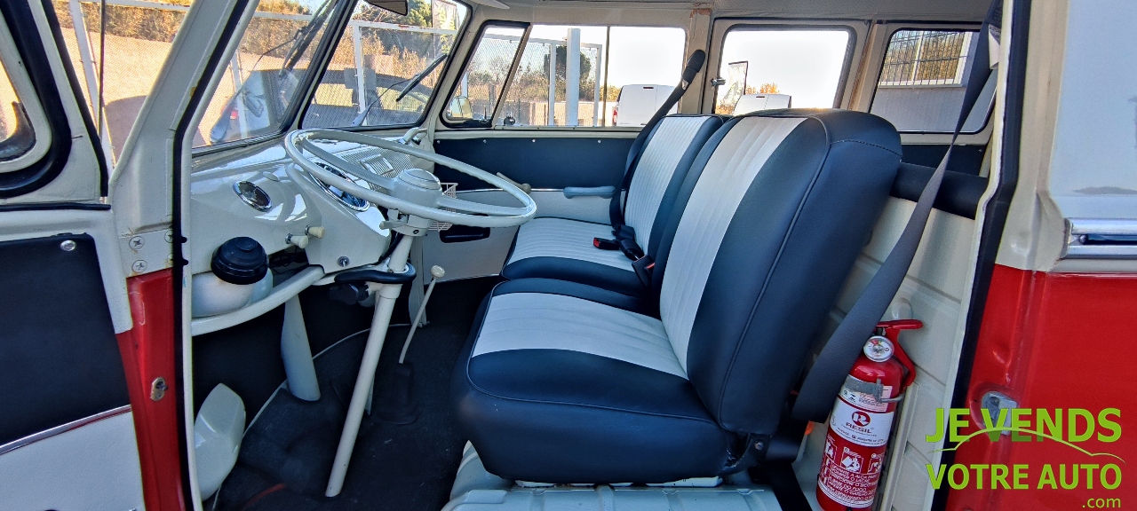 VOLKSWAGEN COMBI