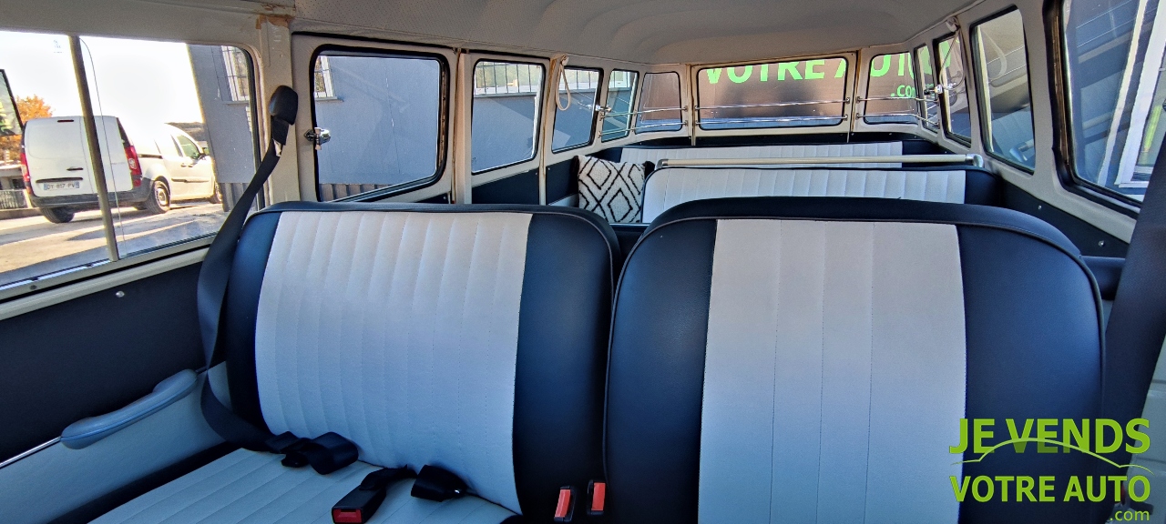 VOLKSWAGEN COMBI