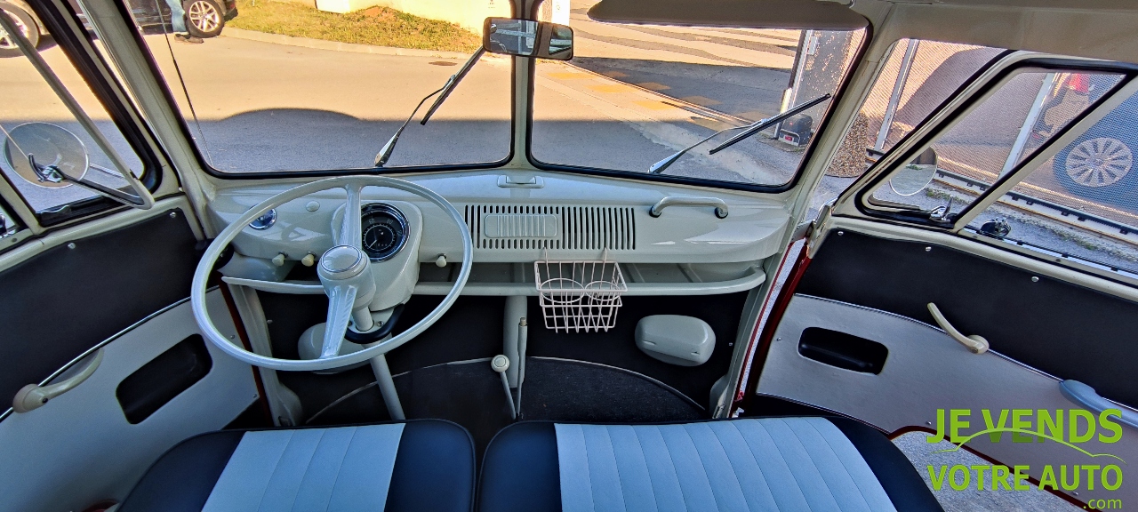 VOLKSWAGEN COMBI