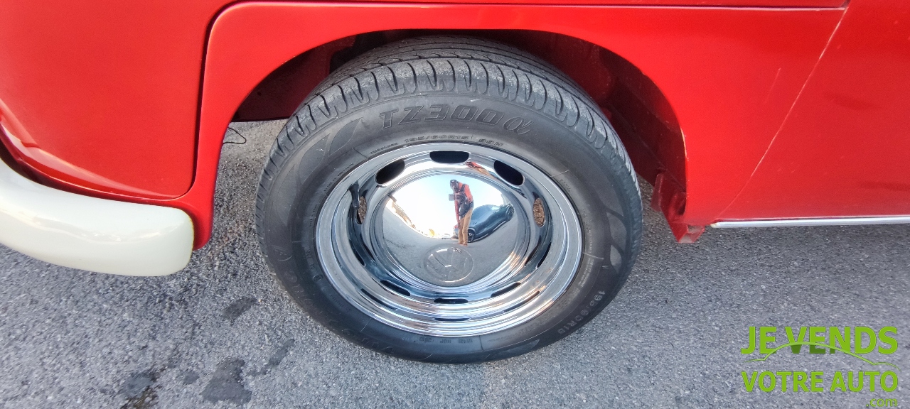 VOLKSWAGEN COMBI