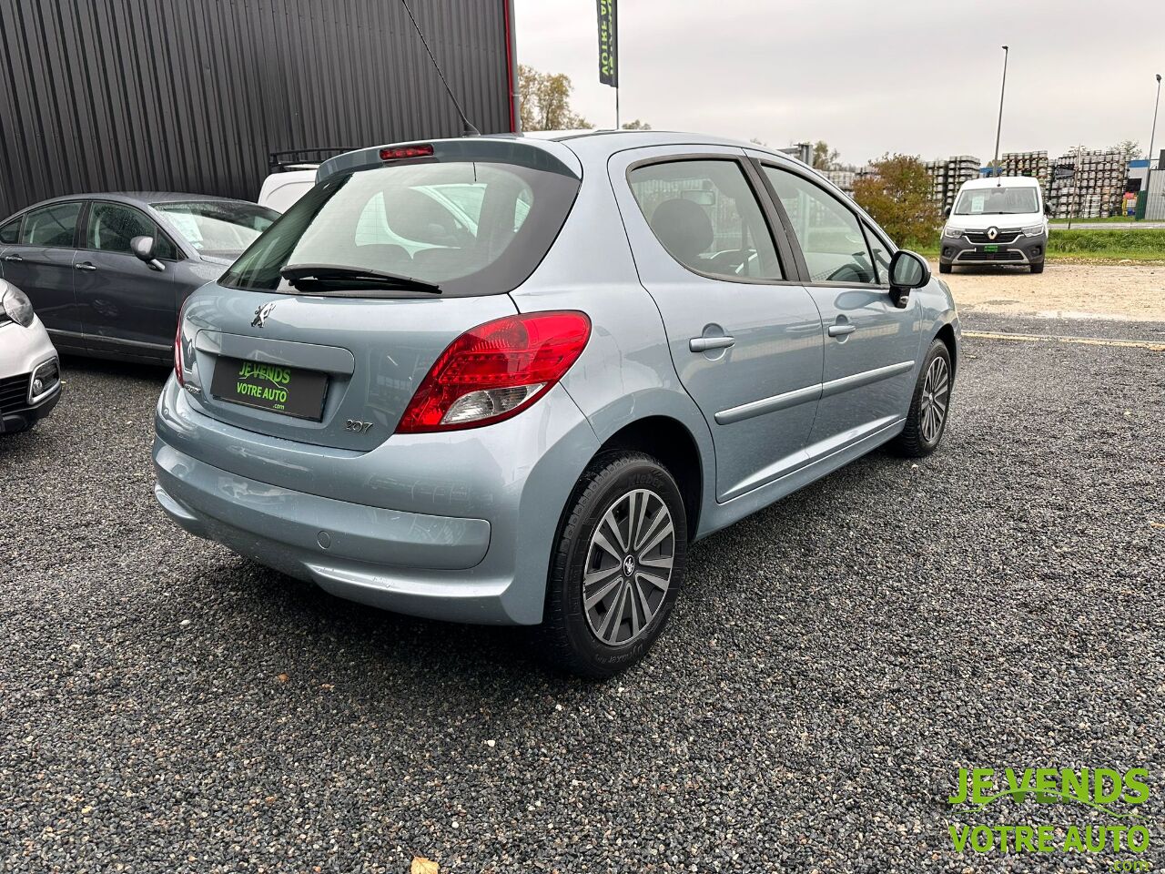 PEUGEOT 207