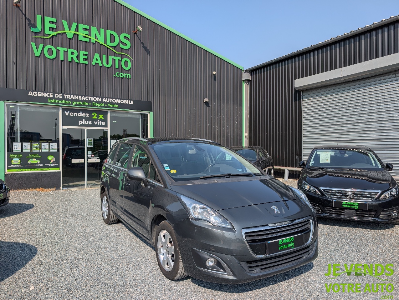 PEUGEOT 5008
