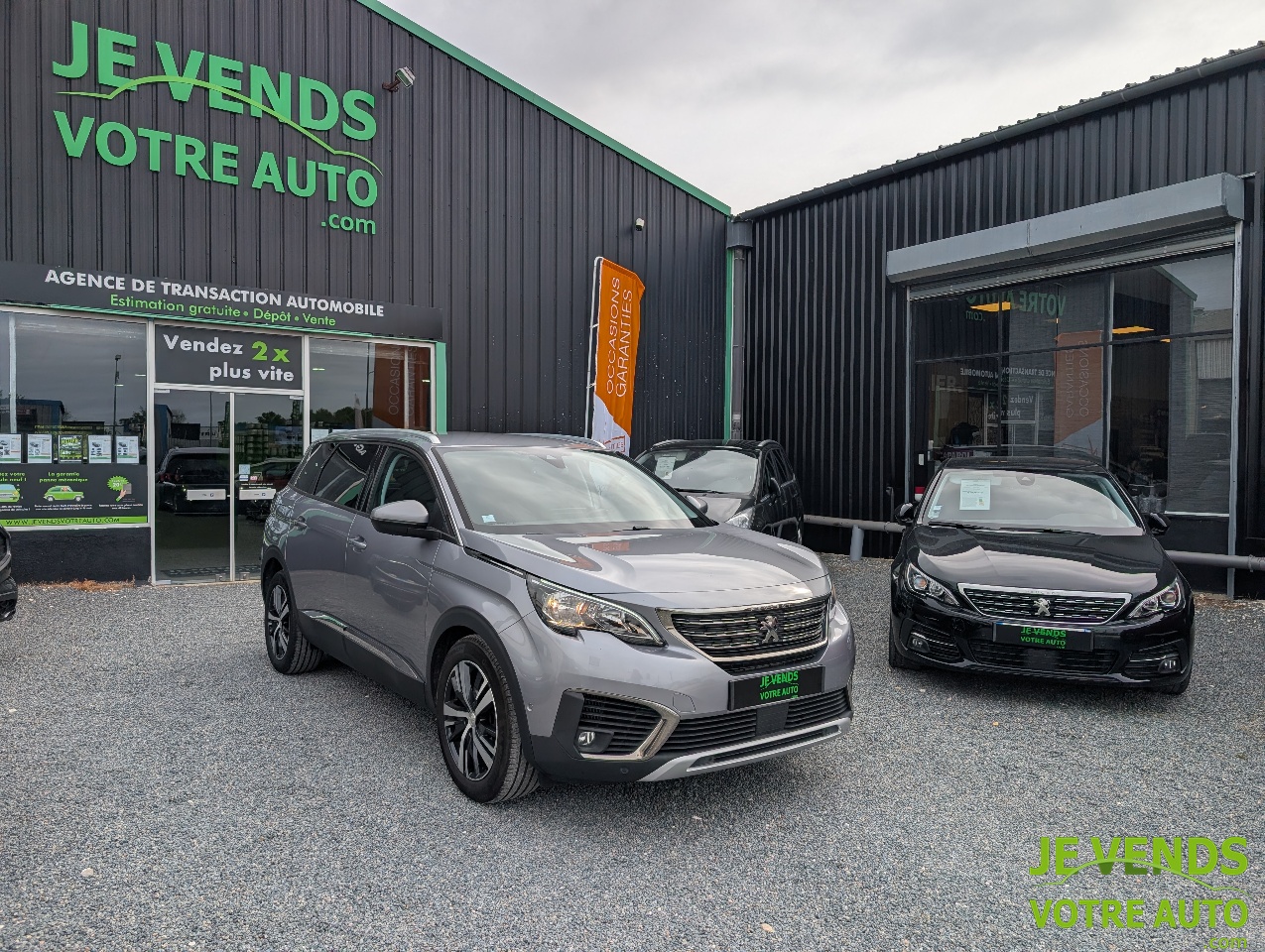 PEUGEOT 5008