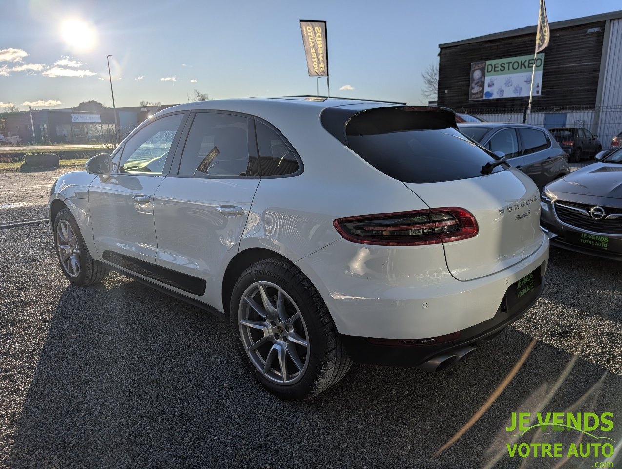 PORSCHE Macan