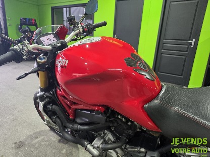 DUCATI MONSTER