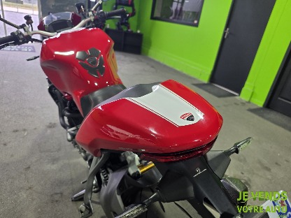 DUCATI MONSTER
