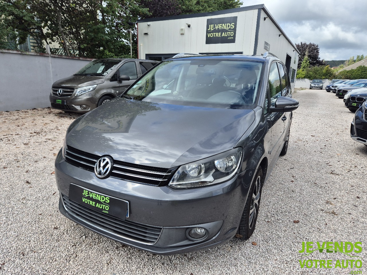 VOLKSWAGEN TOURAN