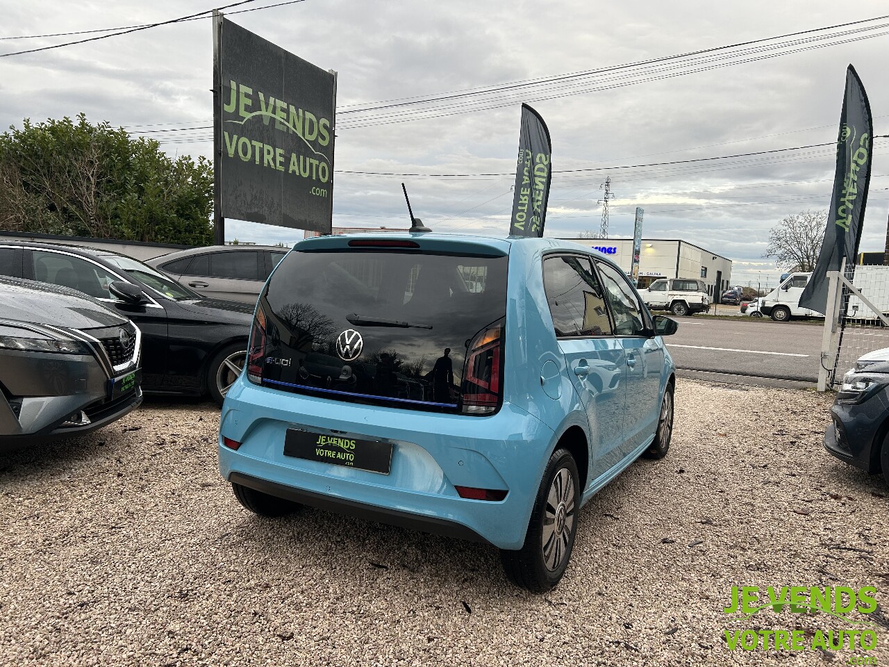 VOLKSWAGEN UP