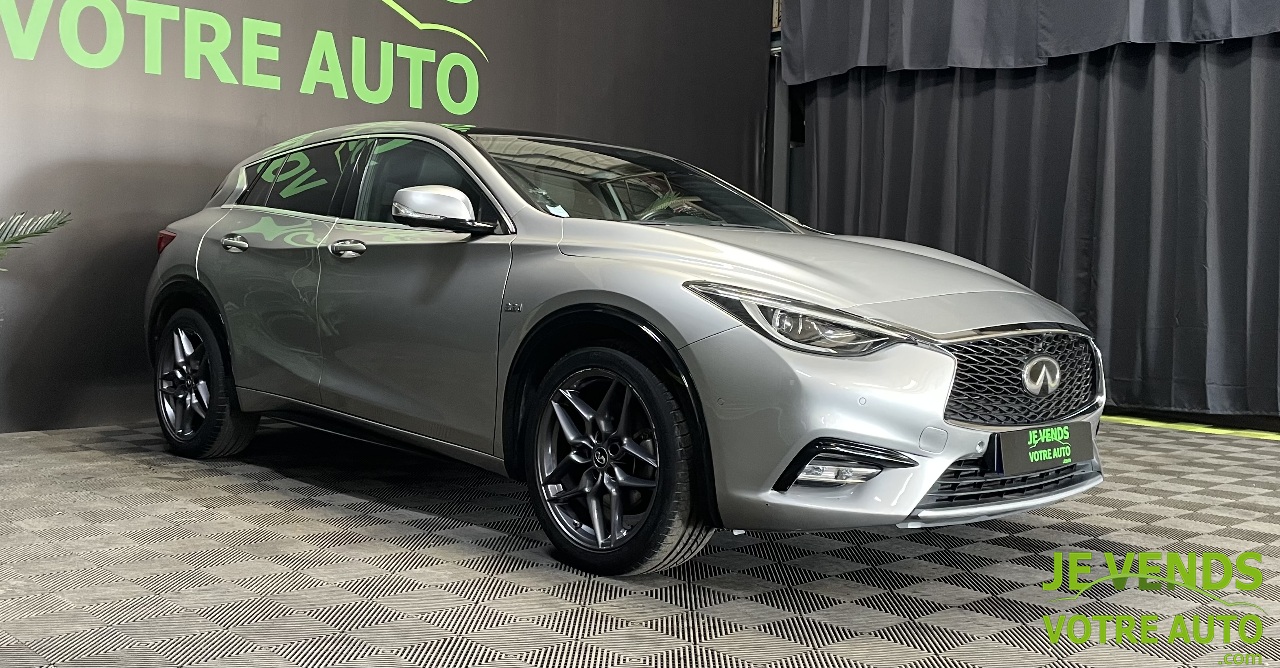 INFINITI Q30