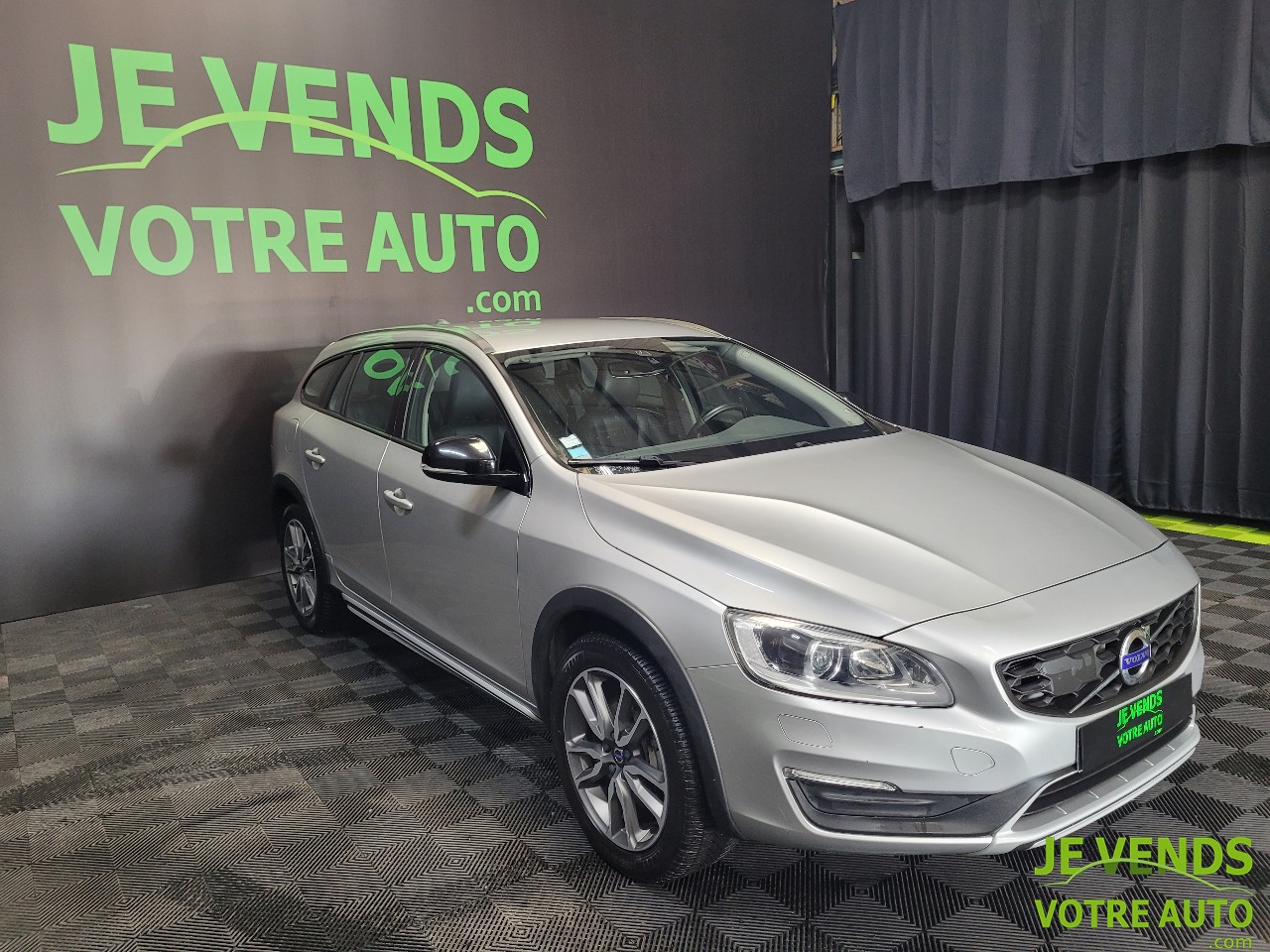 VOLVO Volvo V60