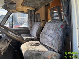 PEUGEOT J5