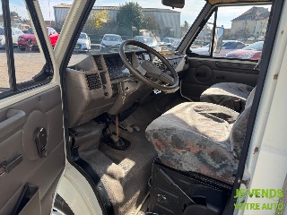 PEUGEOT J5