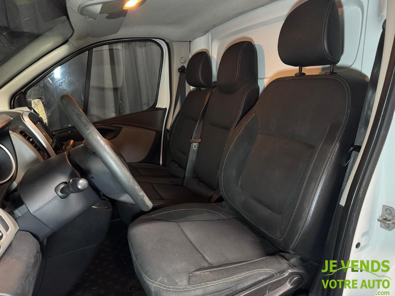 RENAULT TRAFIC