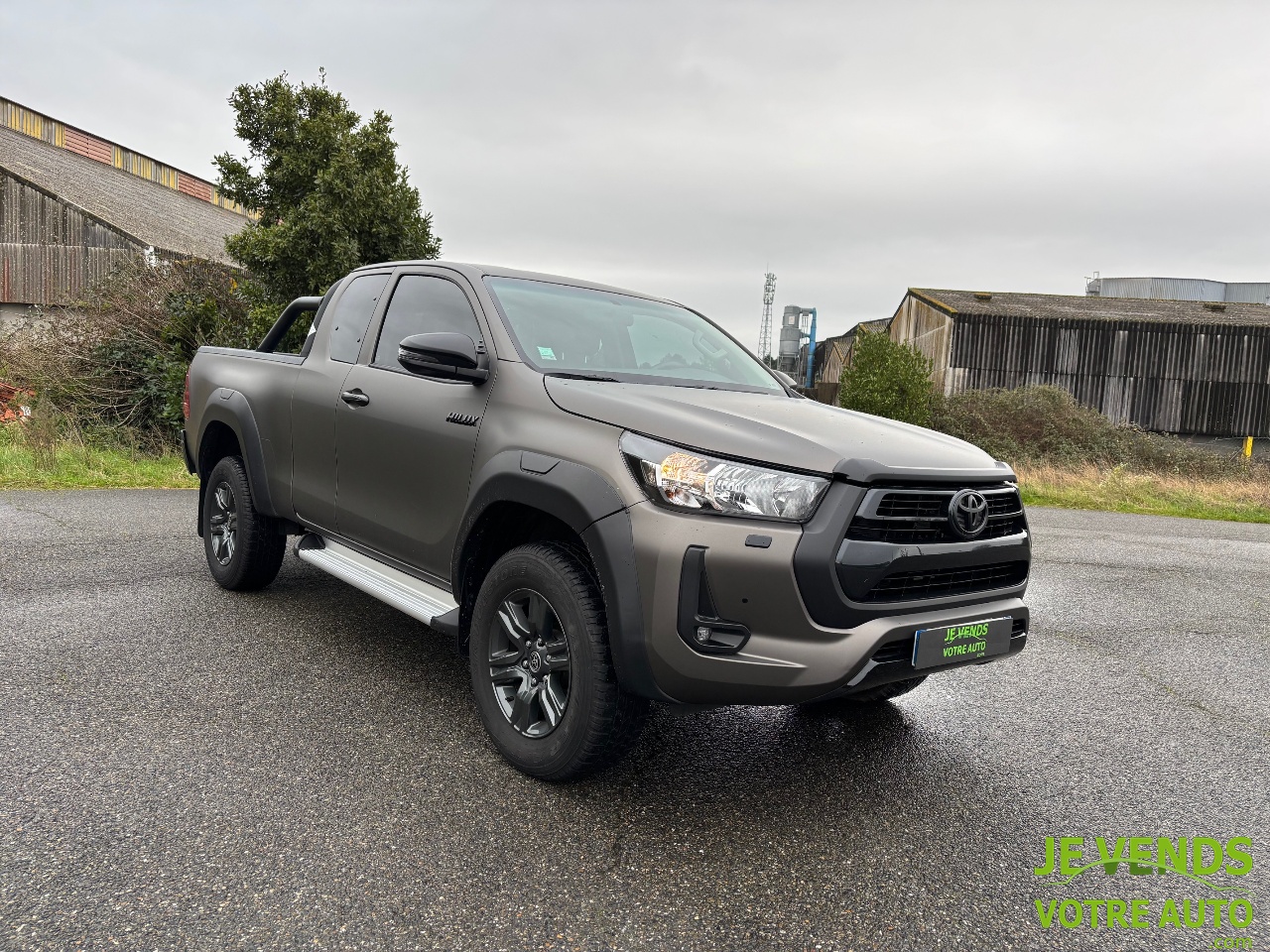 TOYOTA HILUX