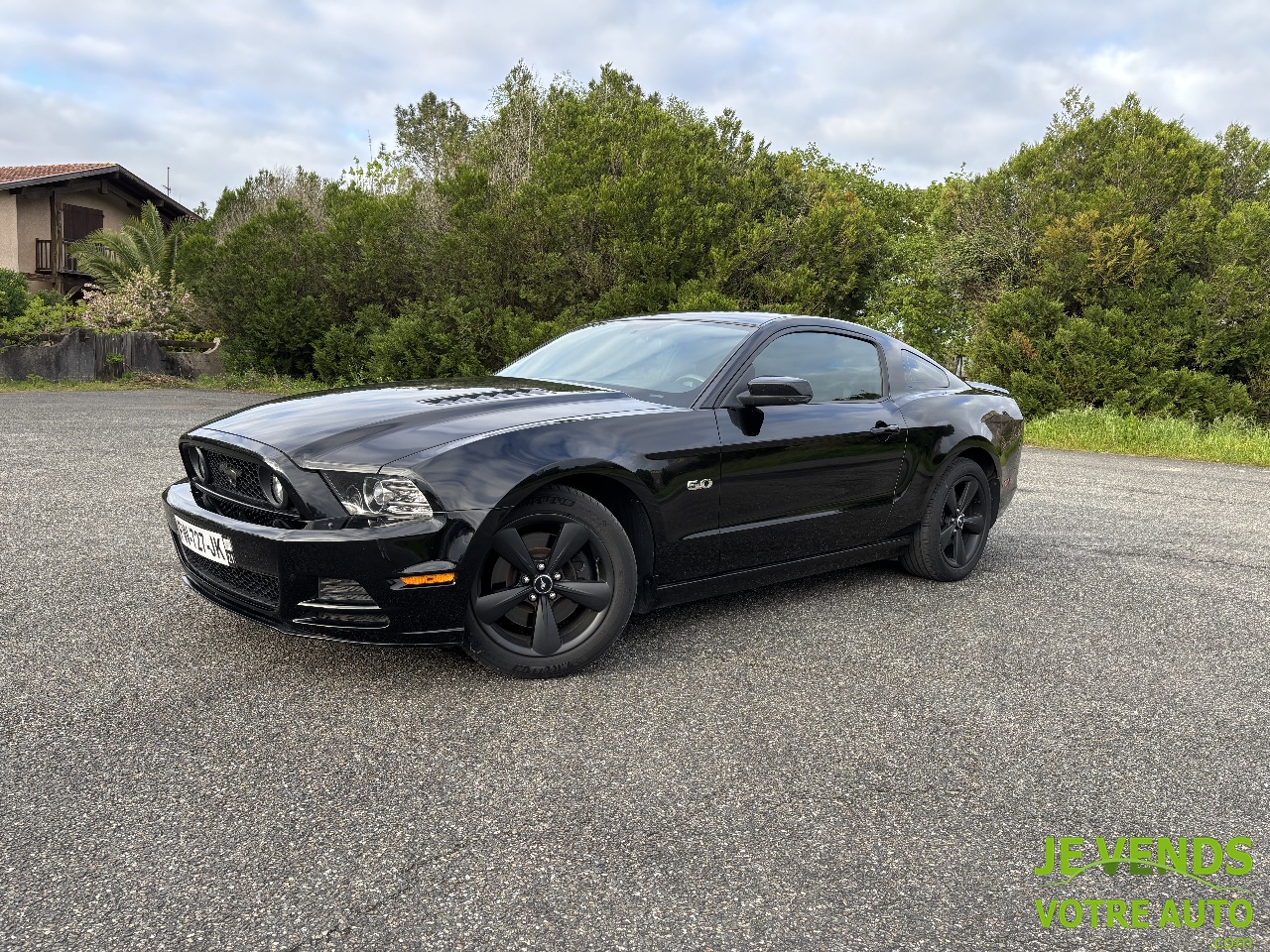 FORD MUSTANG