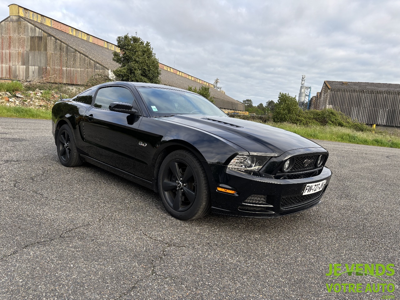 FORD MUSTANG